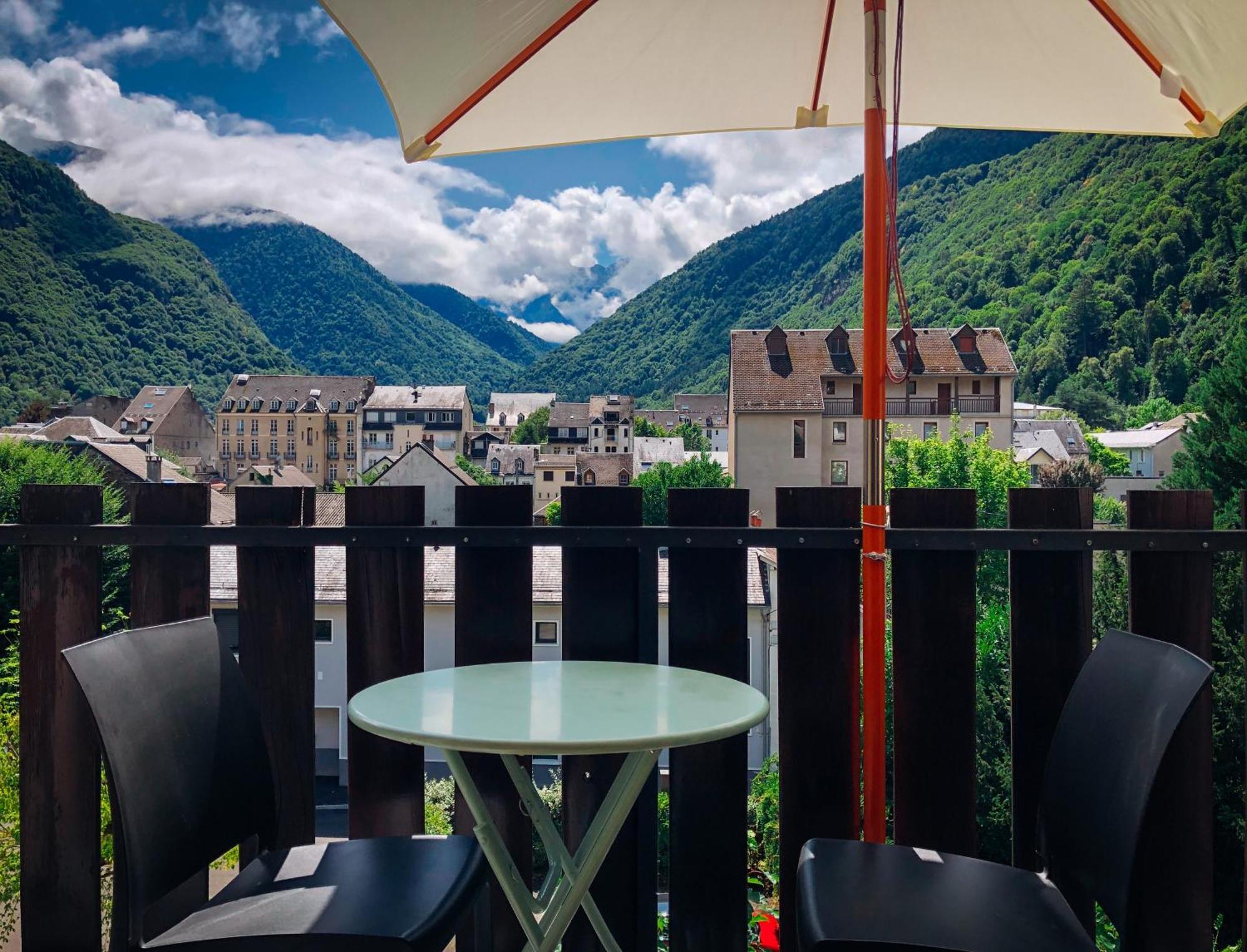 Cano'Py, Charmant 2 Pieces Avec Vue Montagne En Coeur De Ville Bagneres-de-Luchon Exterior photo